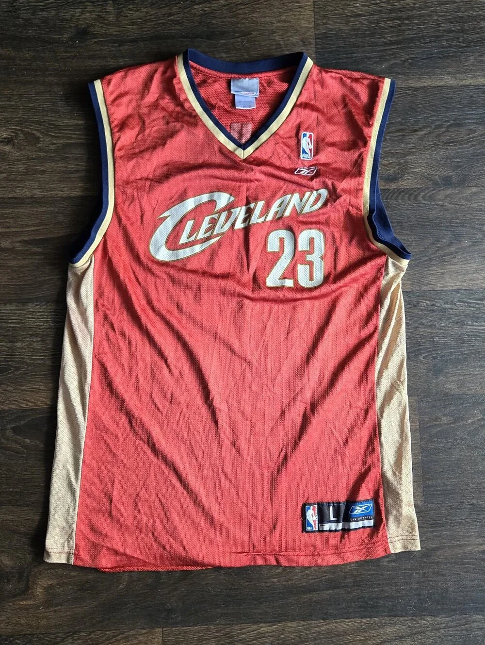 Vintage LeBron James #23 Cleveland Cavaliers Rookie Year Reebok Men Large Jersey